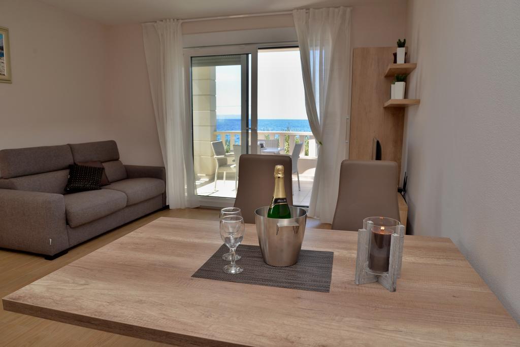 Waterfront Apartments - Тучепи Экстерьер фото