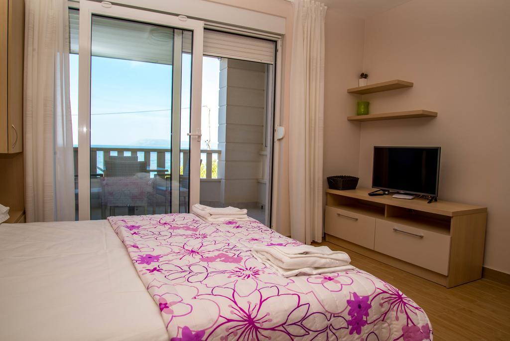 Waterfront Apartments - Тучепи Экстерьер фото